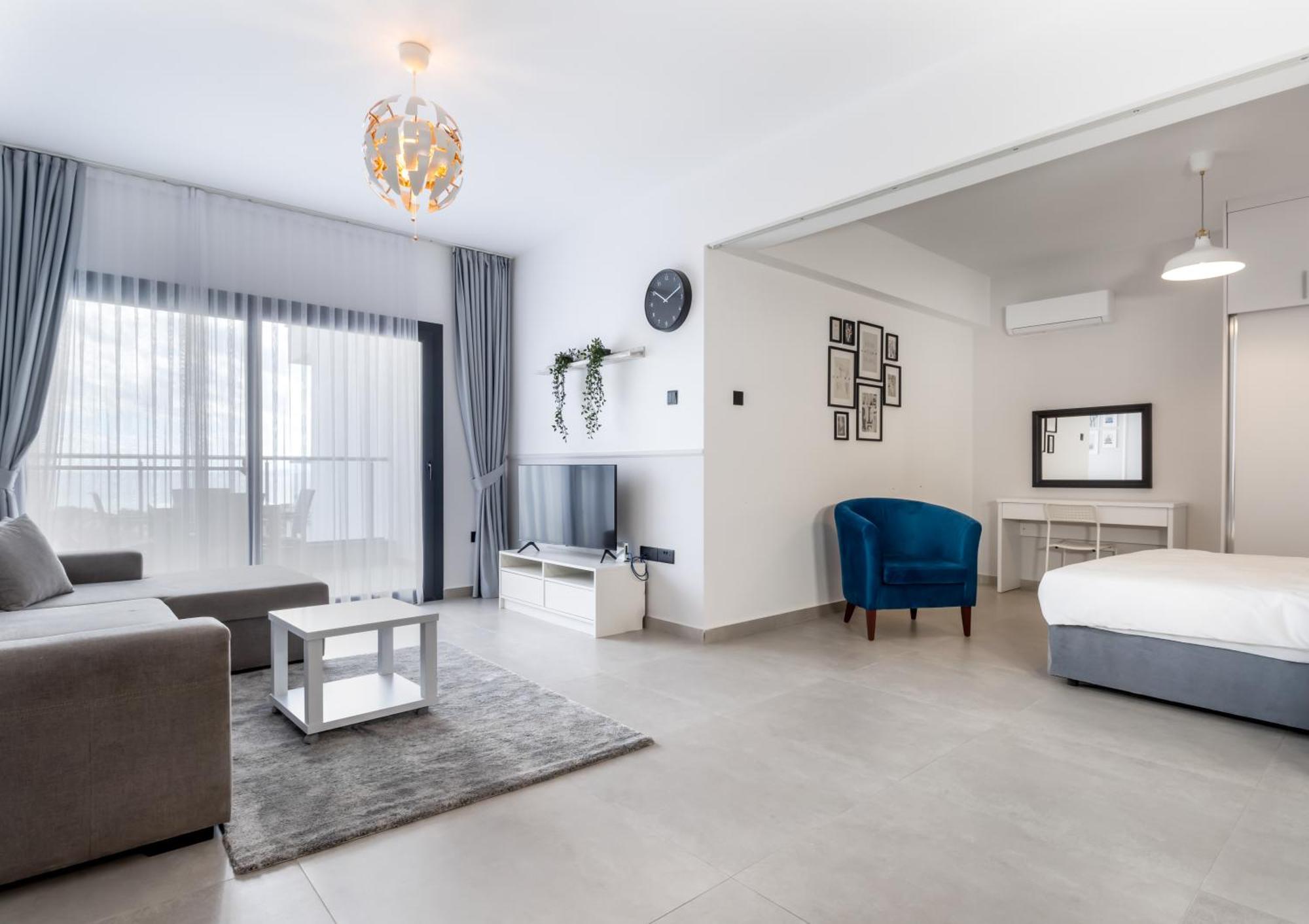 Caesar Blue Seaside Luxury Apartments Gastria Екстериор снимка