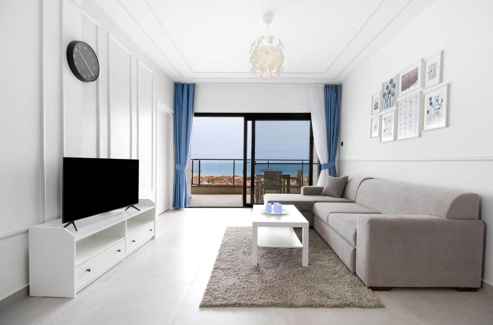Caesar Blue Seaside Luxury Apartments Gastria Екстериор снимка