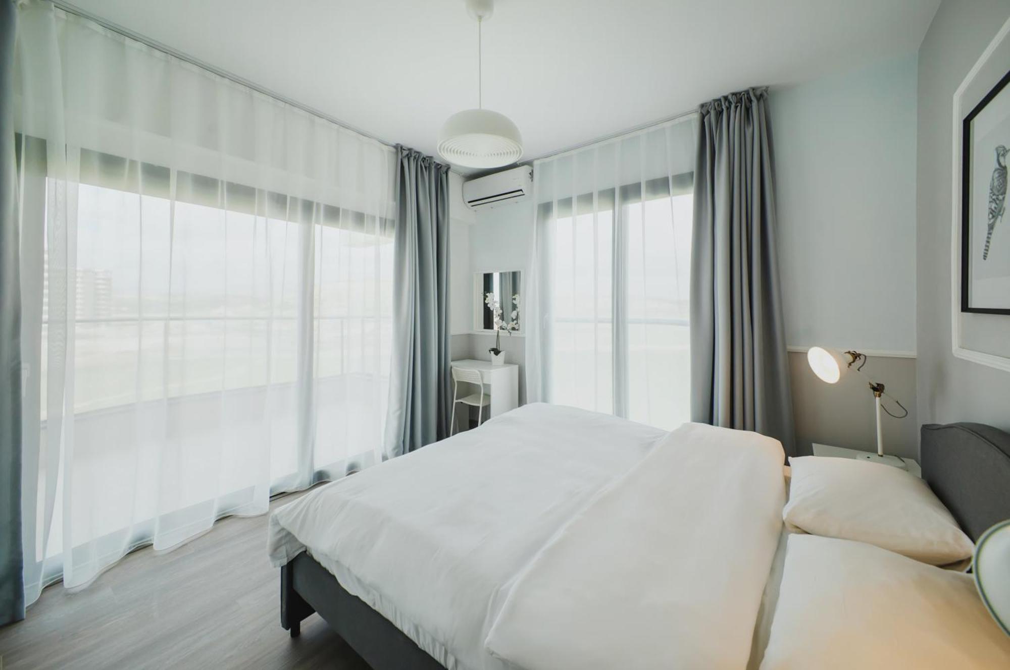Caesar Blue Seaside Luxury Apartments Gastria Екстериор снимка
