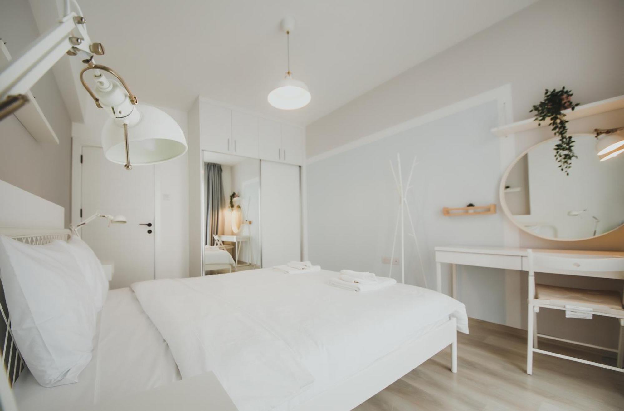 Caesar Blue Seaside Luxury Apartments Gastria Екстериор снимка